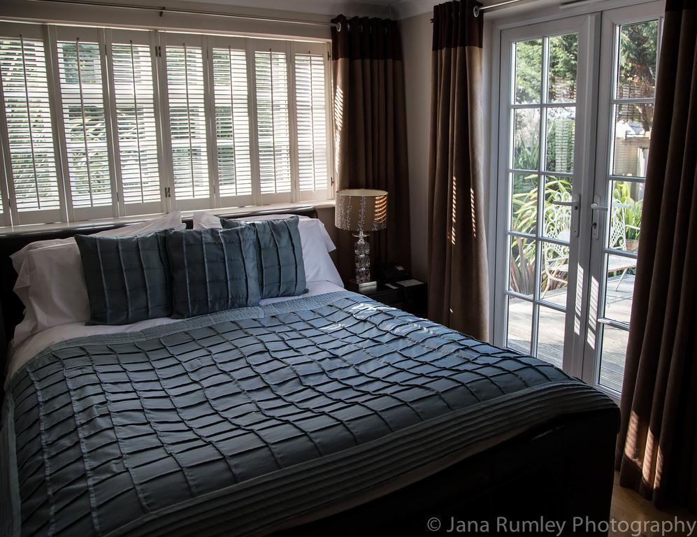 Lord Bute Otel Christchurch  Oda fotoğraf